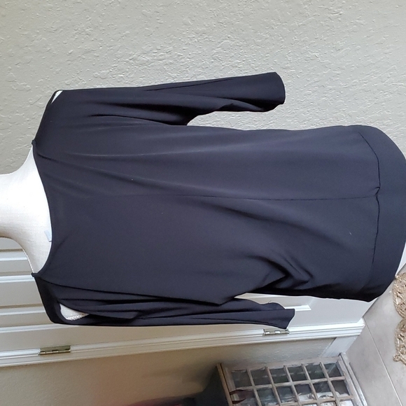 New York and Co cold shoulder top - Picture 2 of 4